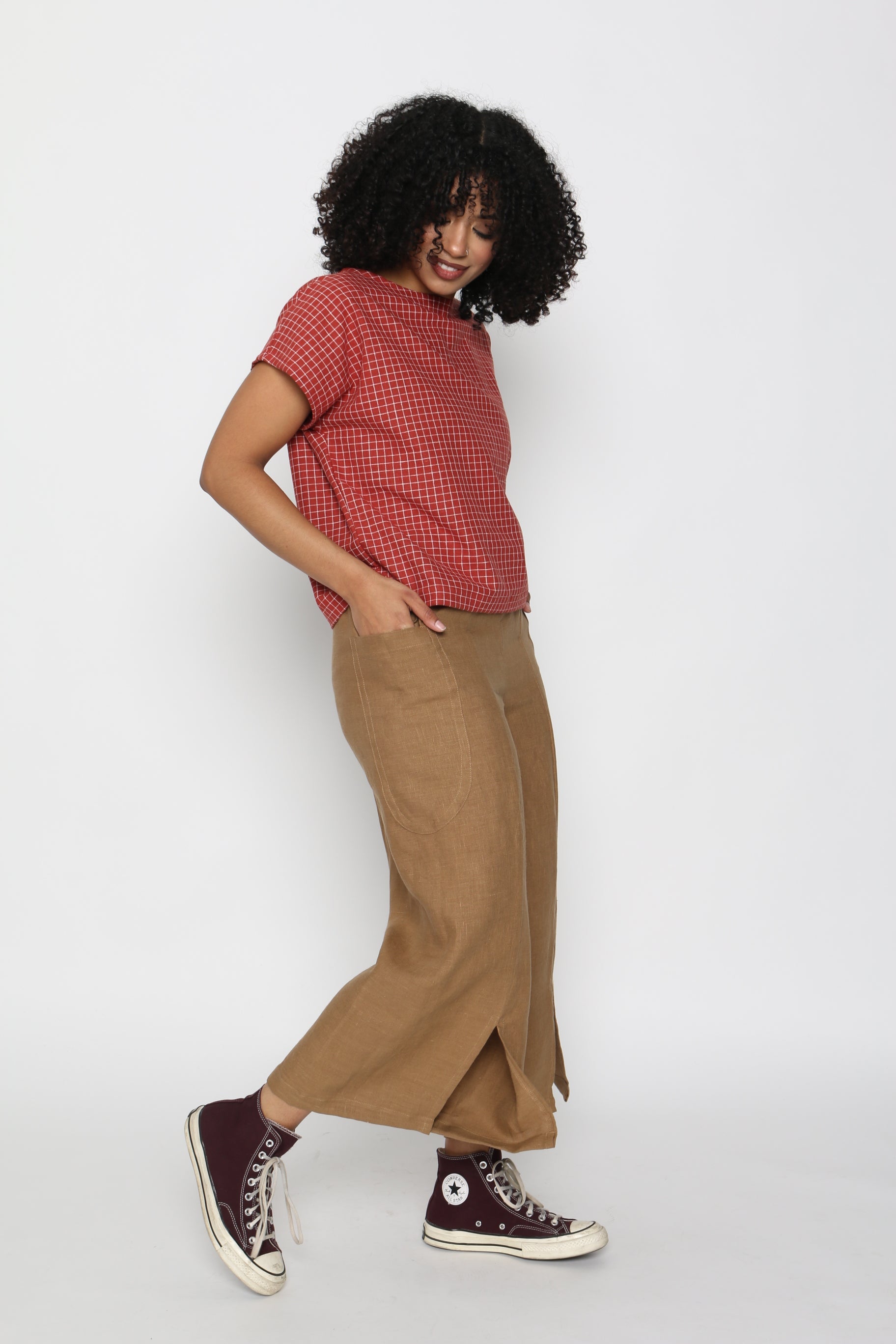 Alexus is wearing size S. Her measurements are: Height 5'8" | Bust 34" | Waist 27" | Hip 42"