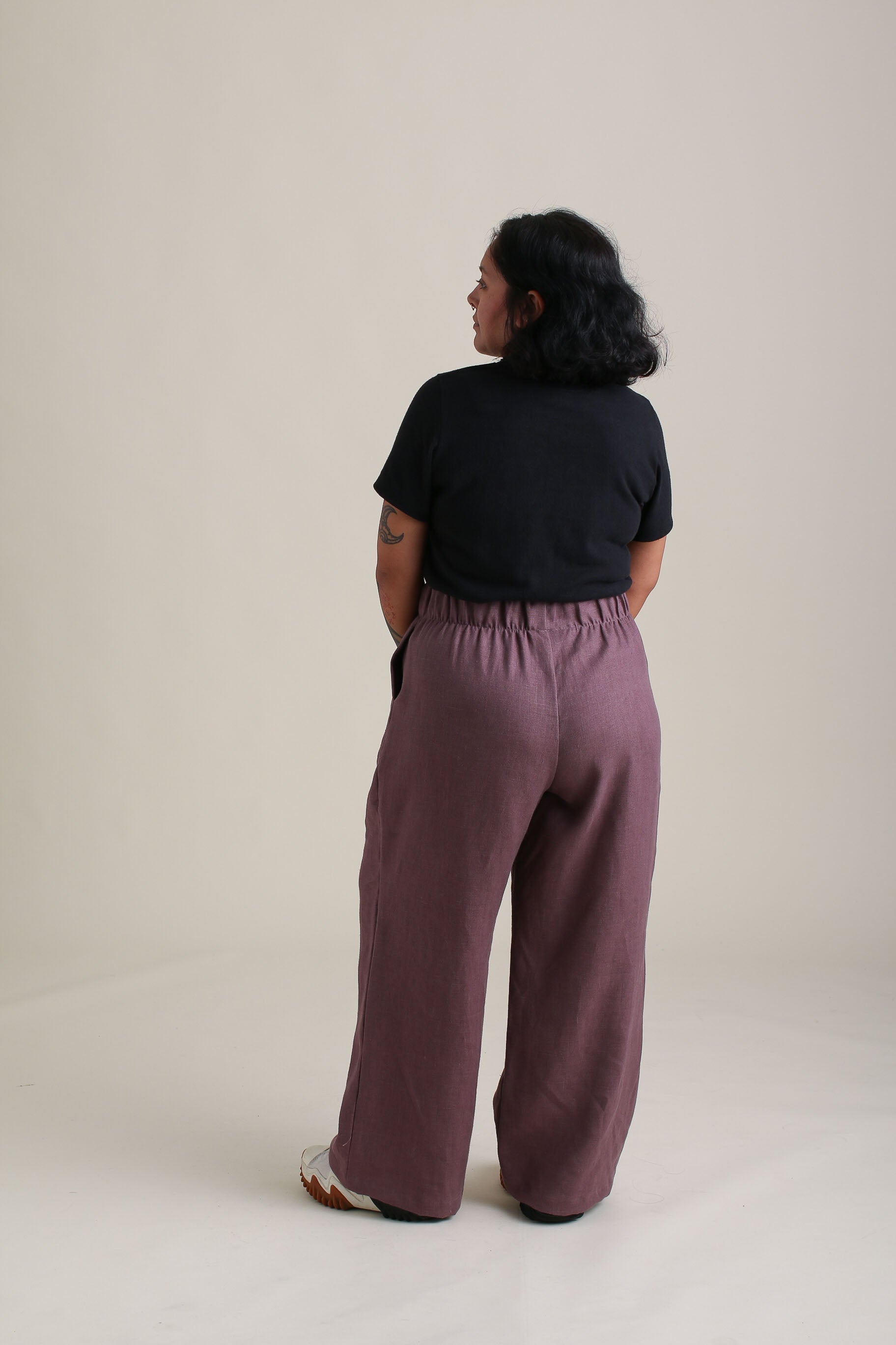 Esme is wearing a size XL 28&quot;.