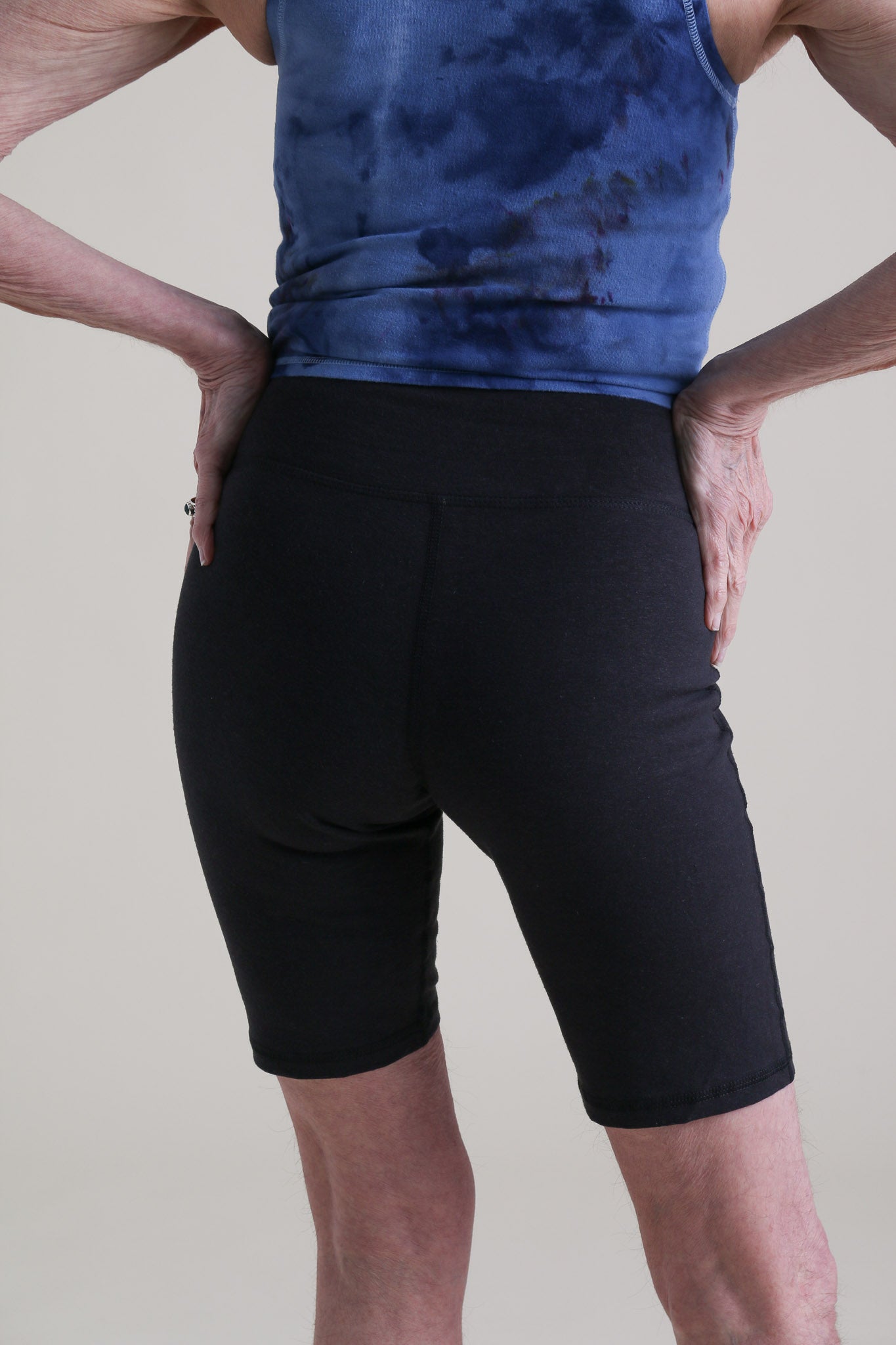 Yoga Bike Shorts in Black – Conscious Clothing1
