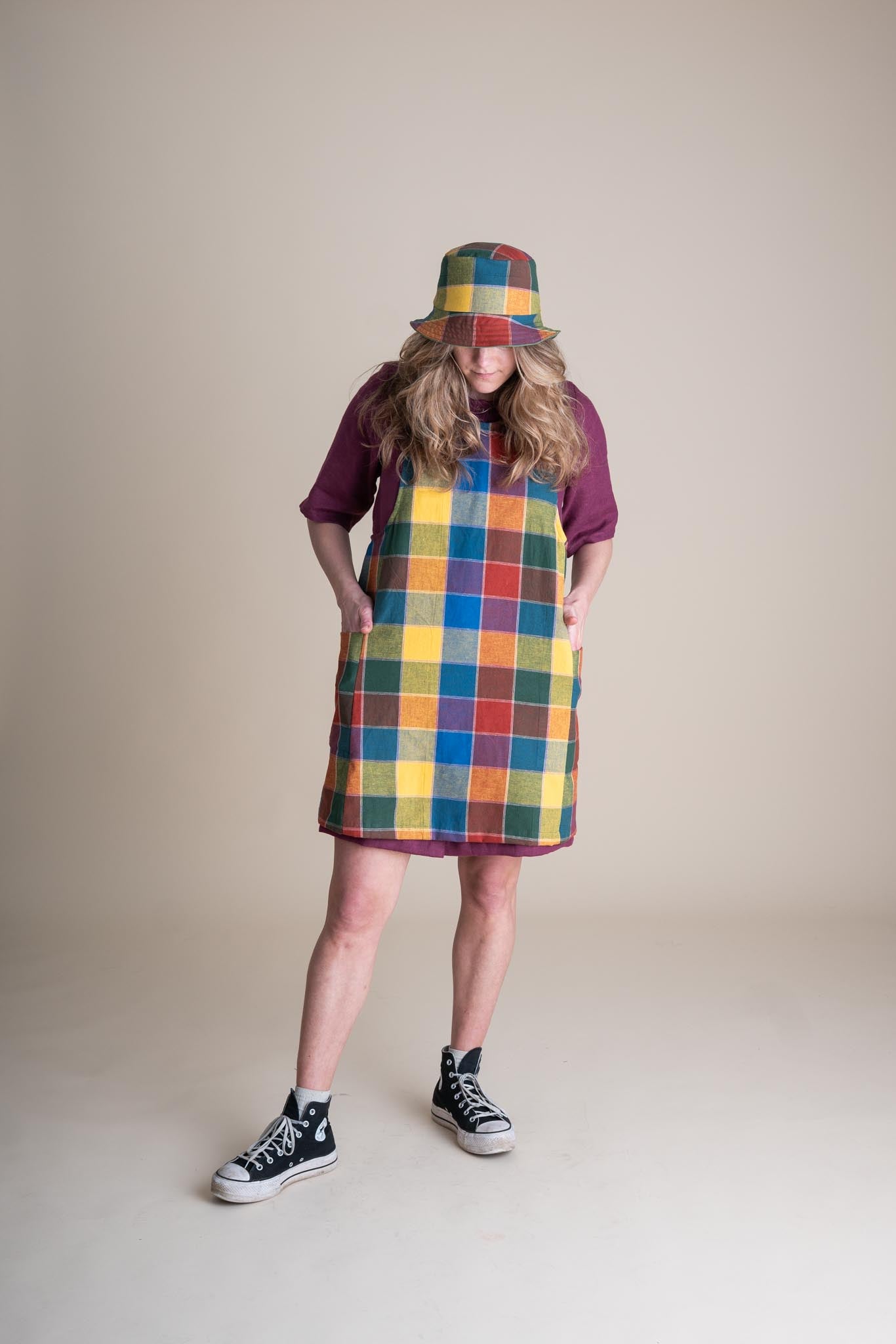 Audra is wearing a size XS/S.