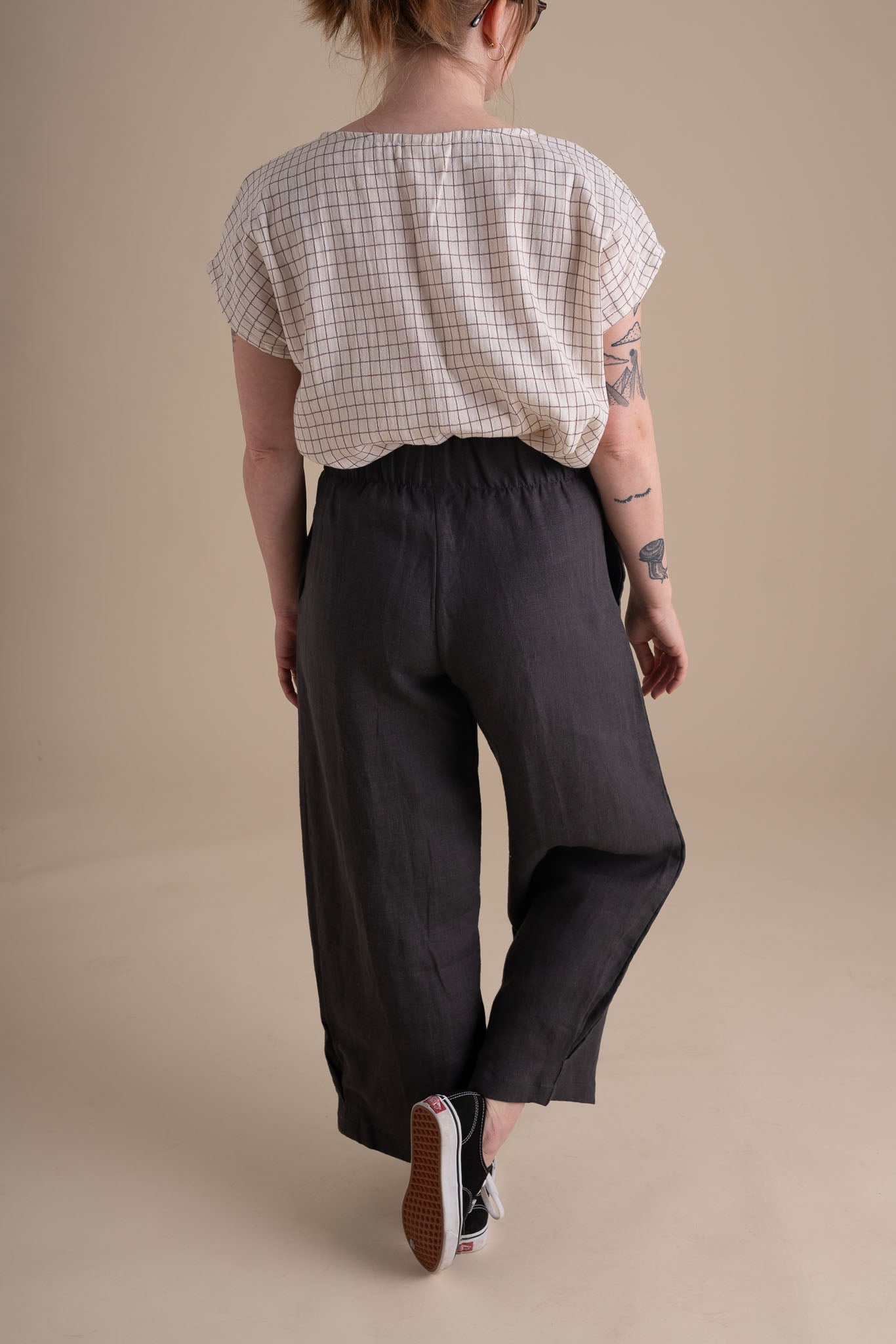 Kendra is wearing a 26" S.