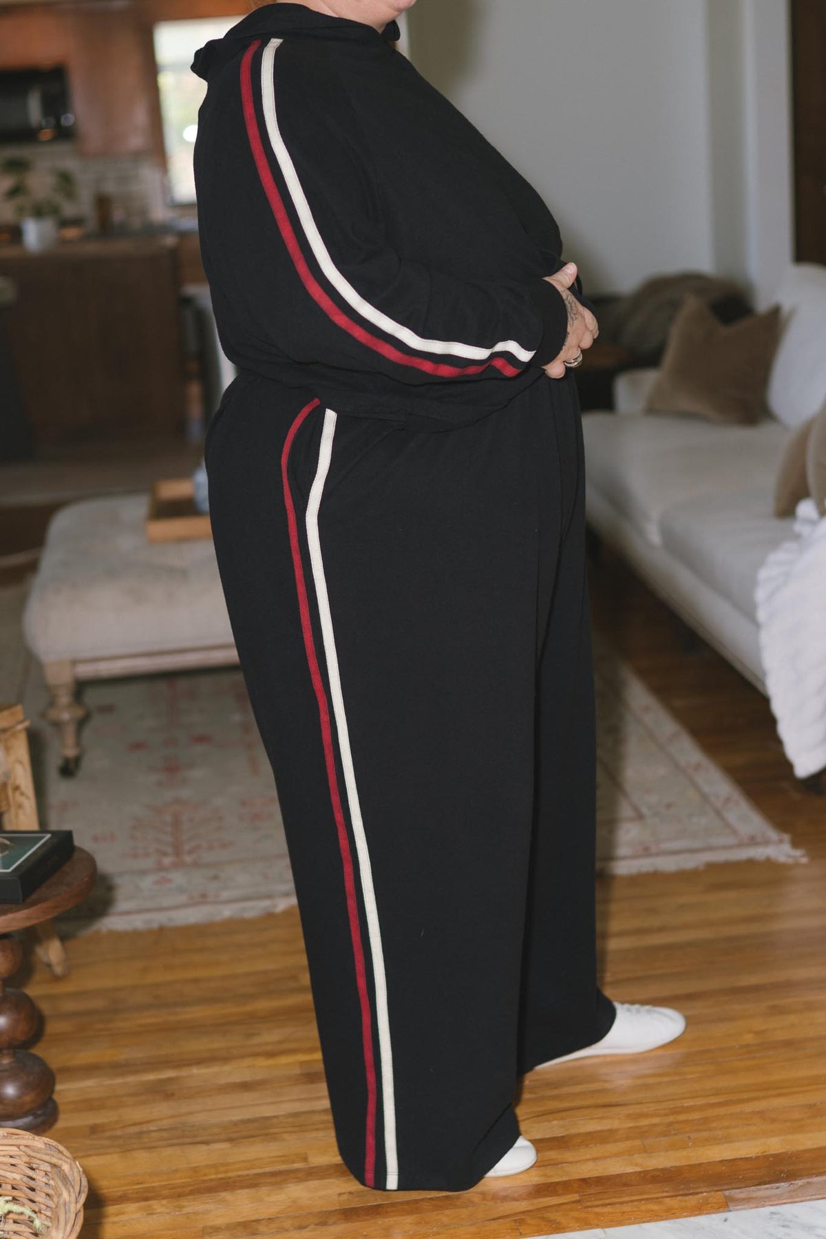 Annie is wearing a size 5X