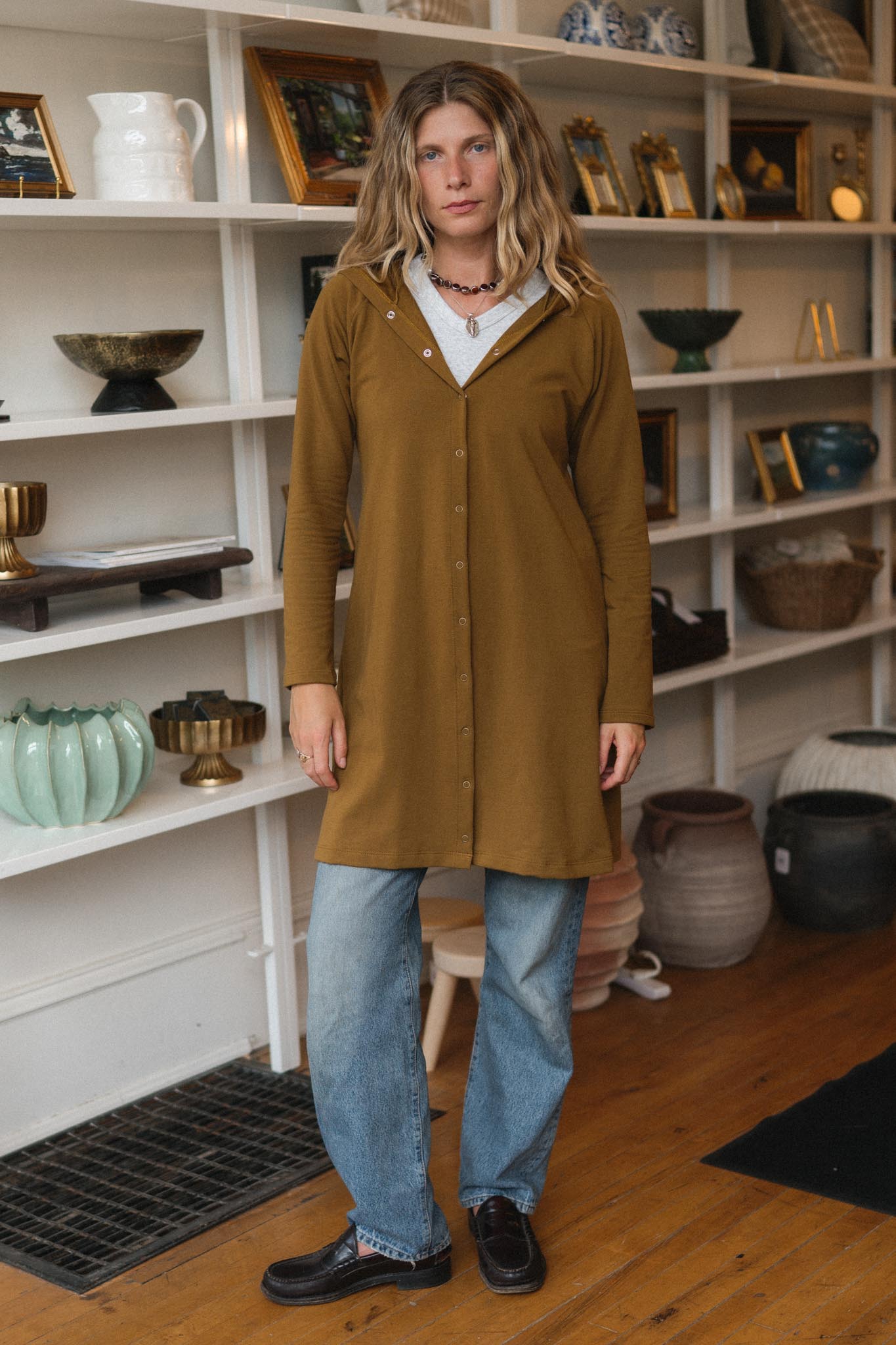 Aubree is wearing a size XS.