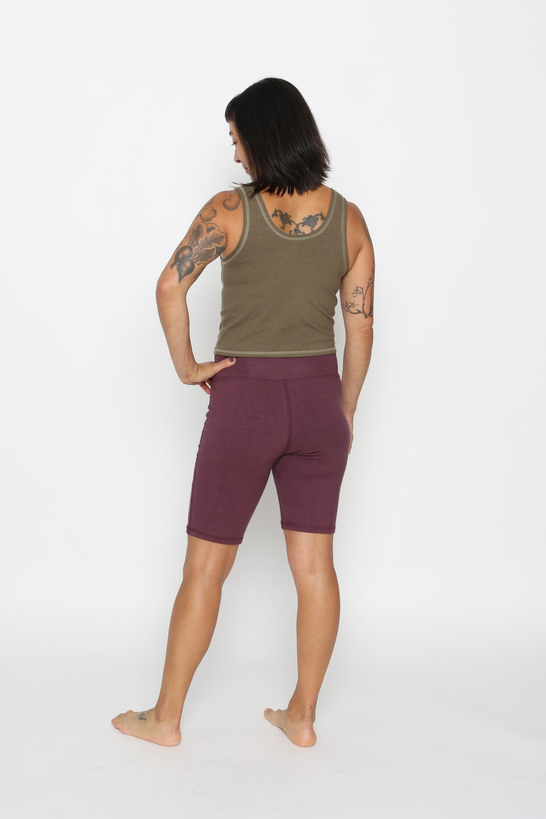 Christa is wearing a size S top and bottom. Her measurements are: Height 5&#39;5&quot; | Bust 34&quot; | Waist 27&quot; | Hip 37&quot;