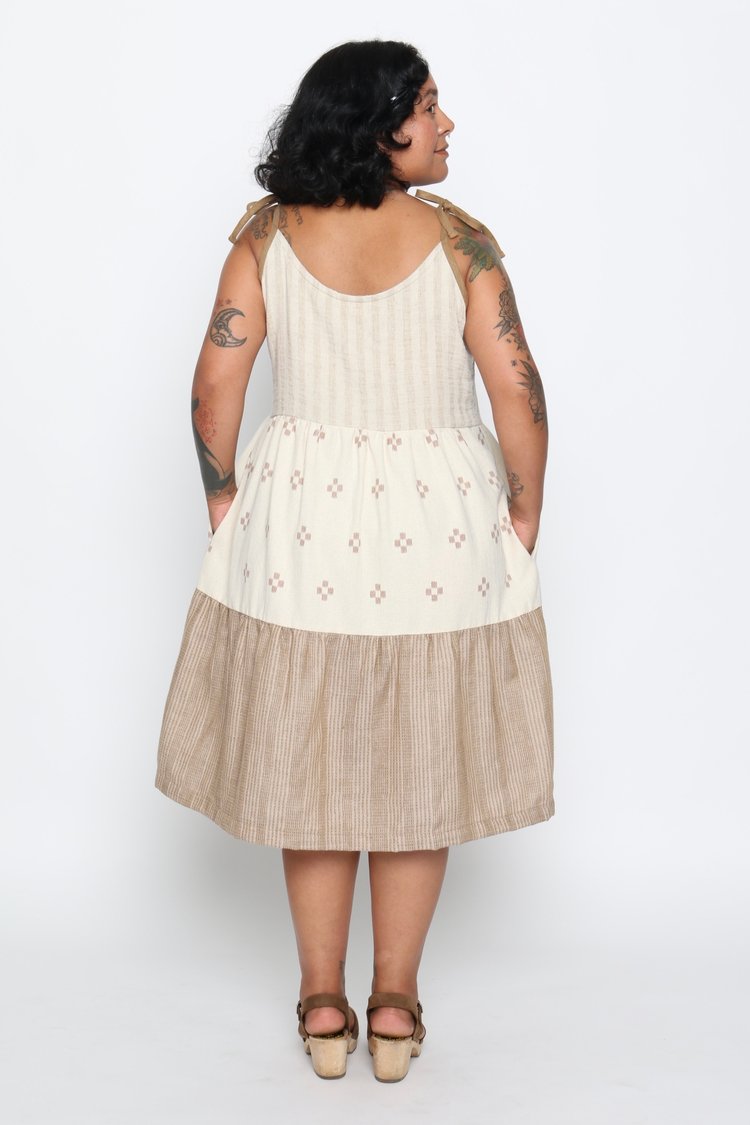 Esme is wearing a size L. Her measurements are: Height 5&#39;3&quot; | Bust 38&quot; | Waist 36&quot; | Hip 48&quot;