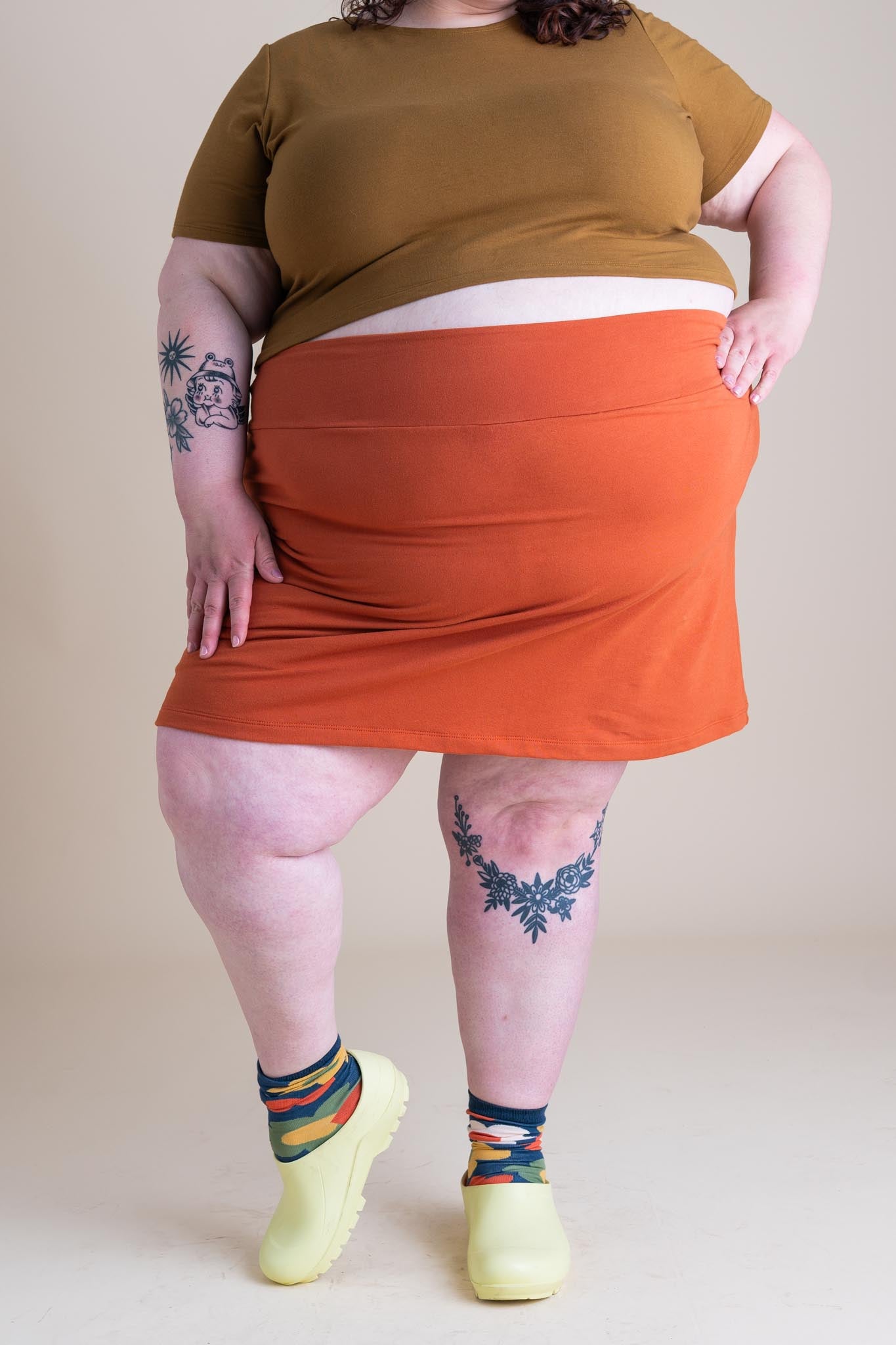 Francie is wearing a size 4X.
