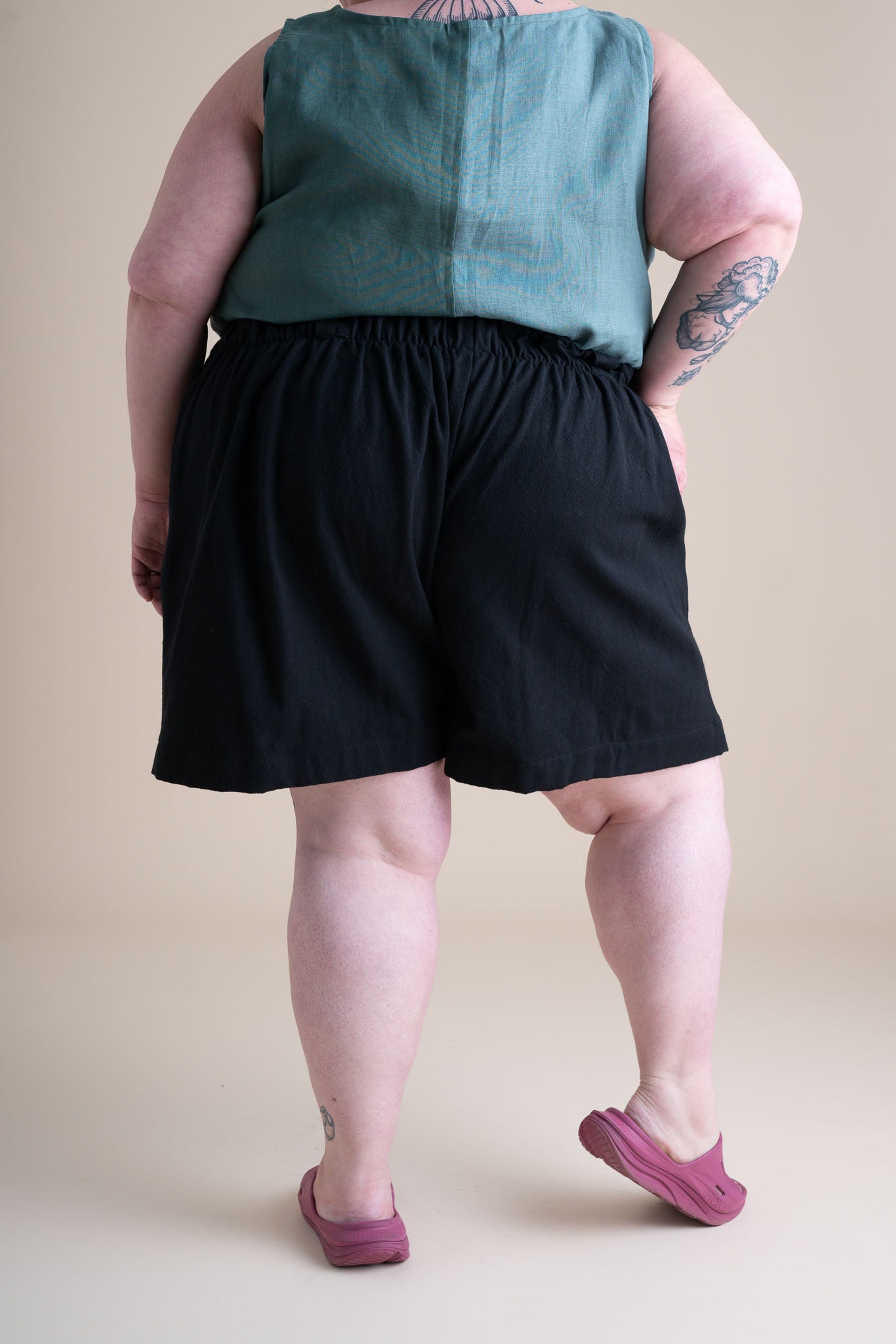 Francie is wearing a size 4X.