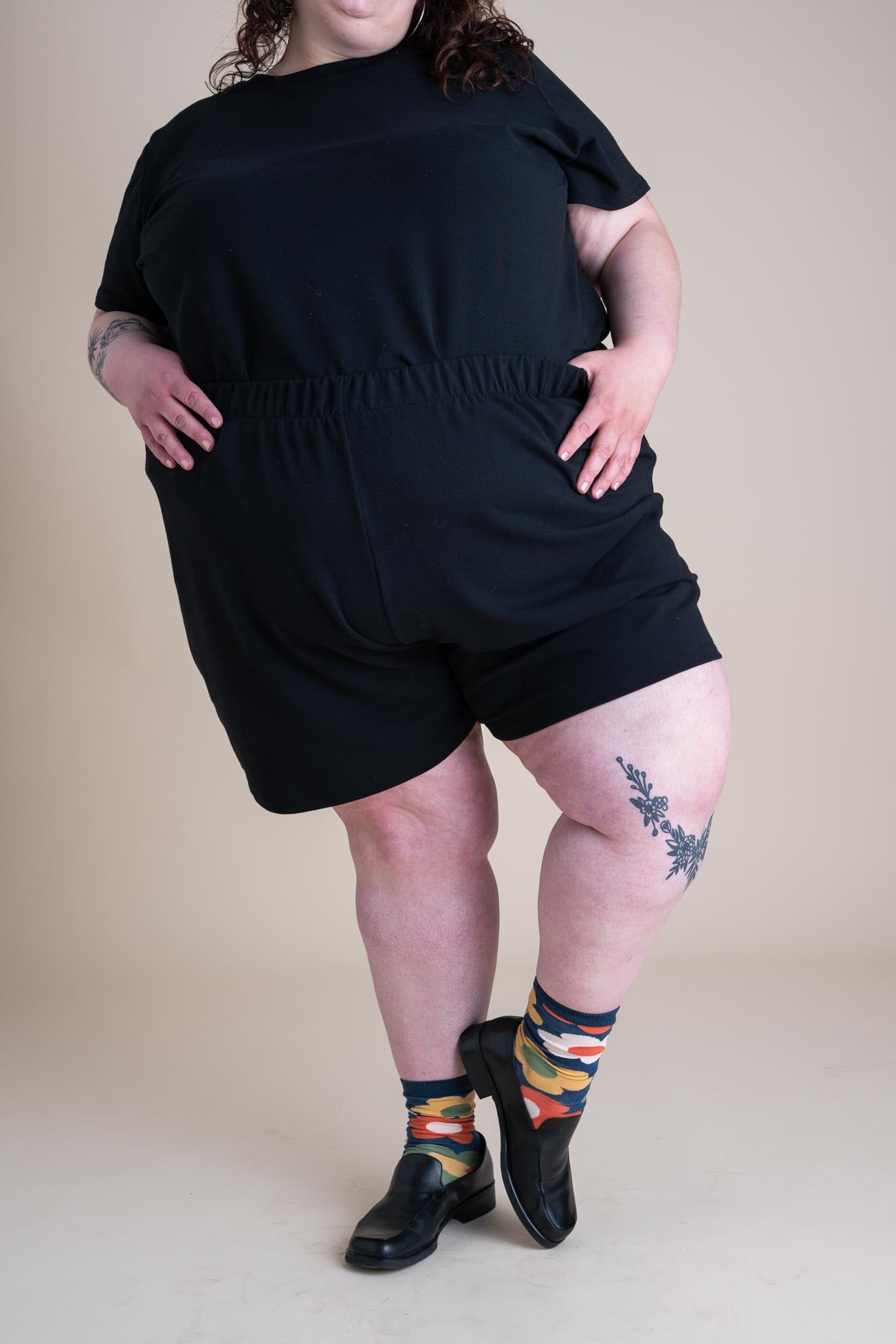 Francie is wearing a size 4X 7"