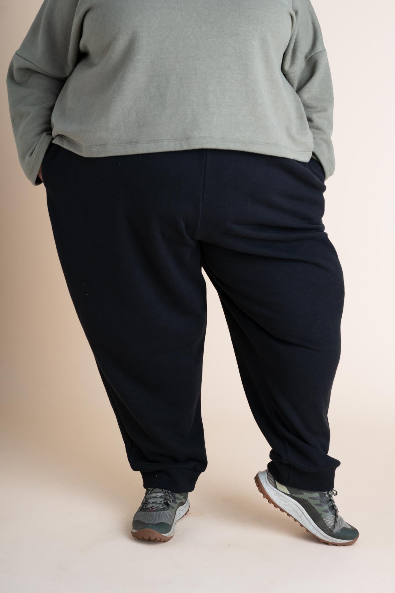 Francie is wearing a size 4X.