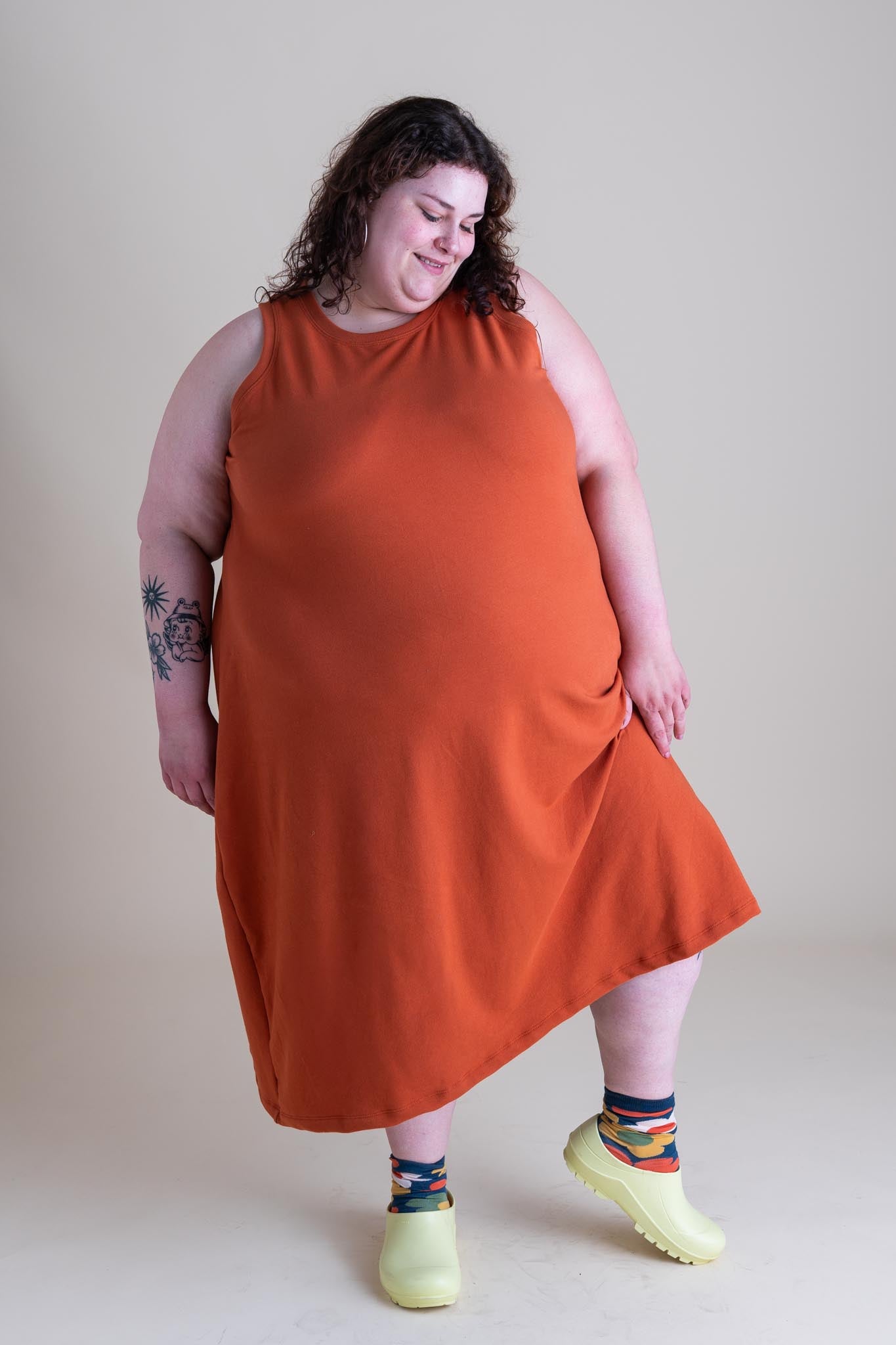 Francie is wearing a size 4X.