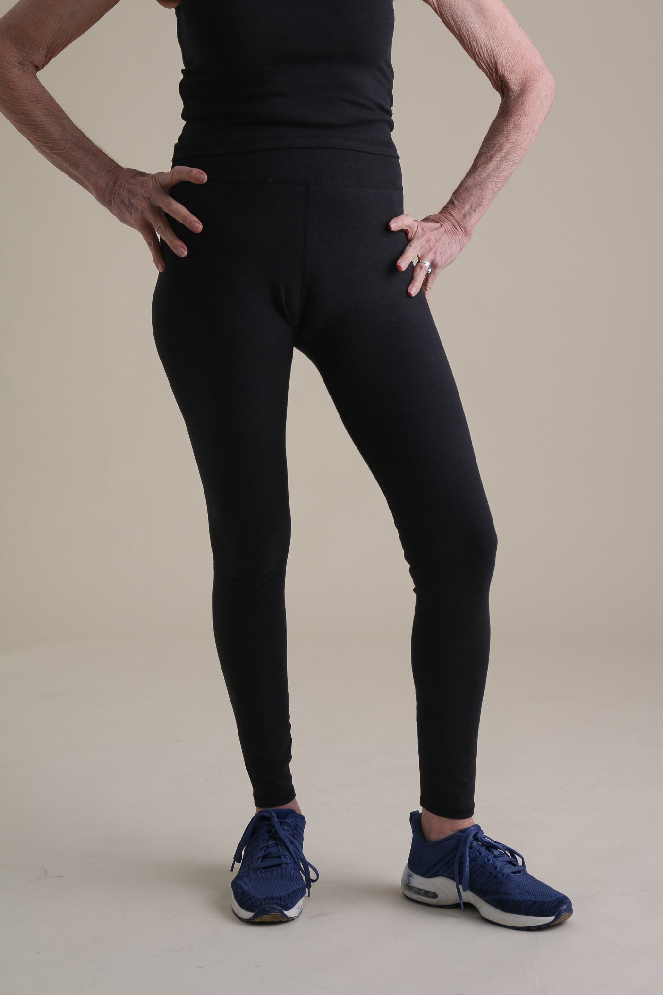 Yoga Leggings in Black – Conscious Clothing