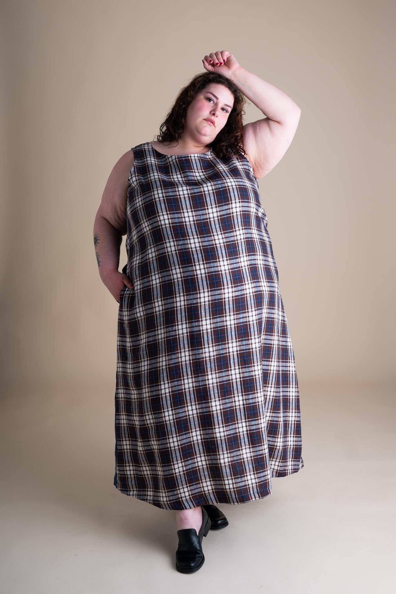 Francie is wearing a size 4X.