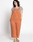 Sophie is wearing M overalls and a S top. Her measurements are: Height 5'8" | Bust 36" | Waist 29" | Hip 43.5"