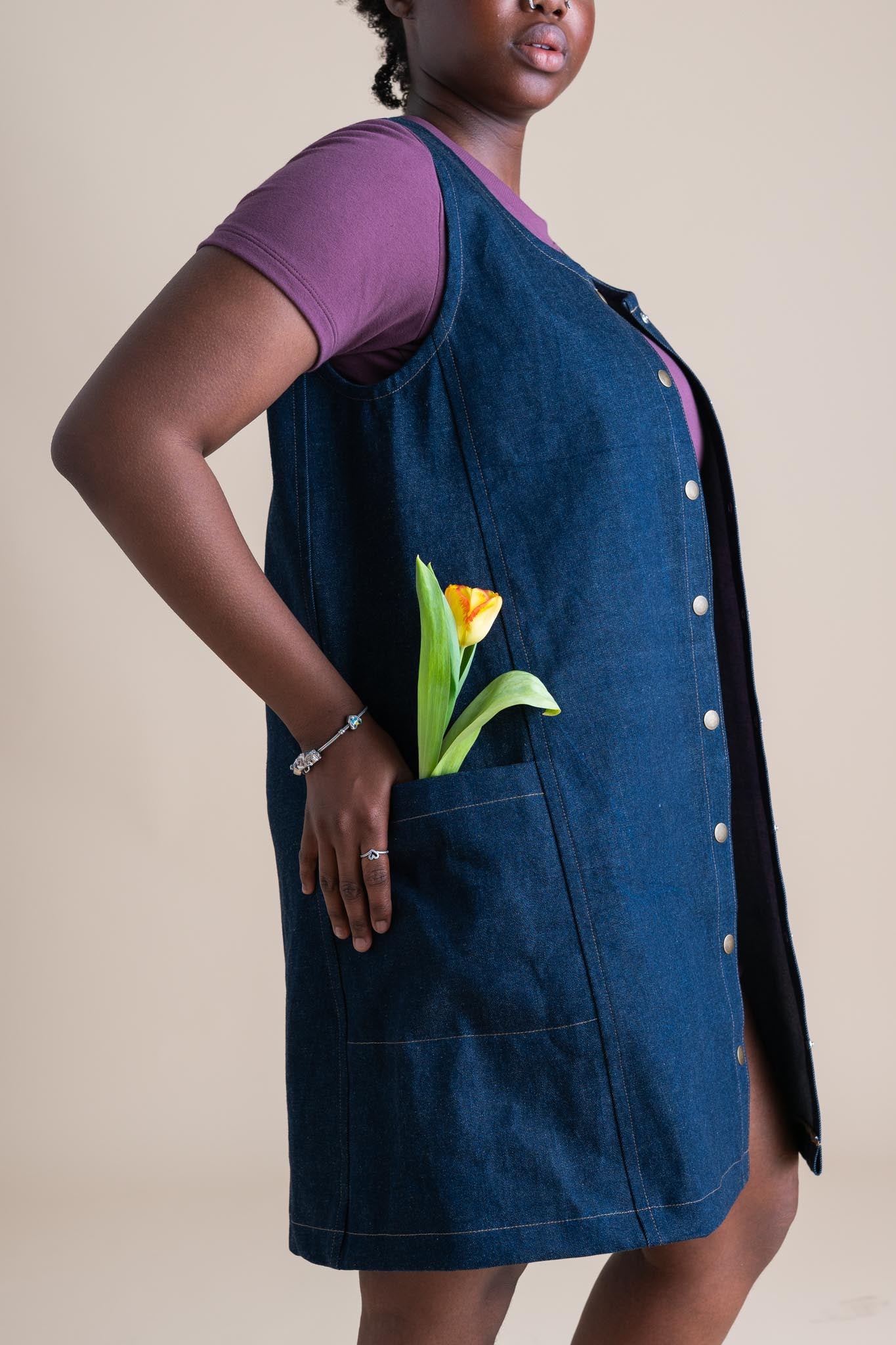 Ziya is wearing a size S.